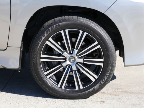 Used 2019 Lexus LX 570 4WD image 11