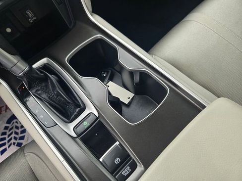 Used 2018 Honda Accord EX image 15