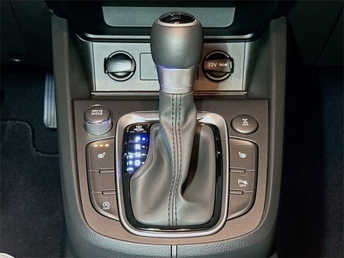 Used 2023 Hyundai Kona Limited image 32