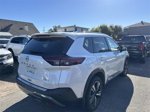 Used 2023 Nissan Rogue SL w/ SL Premium Package image 6