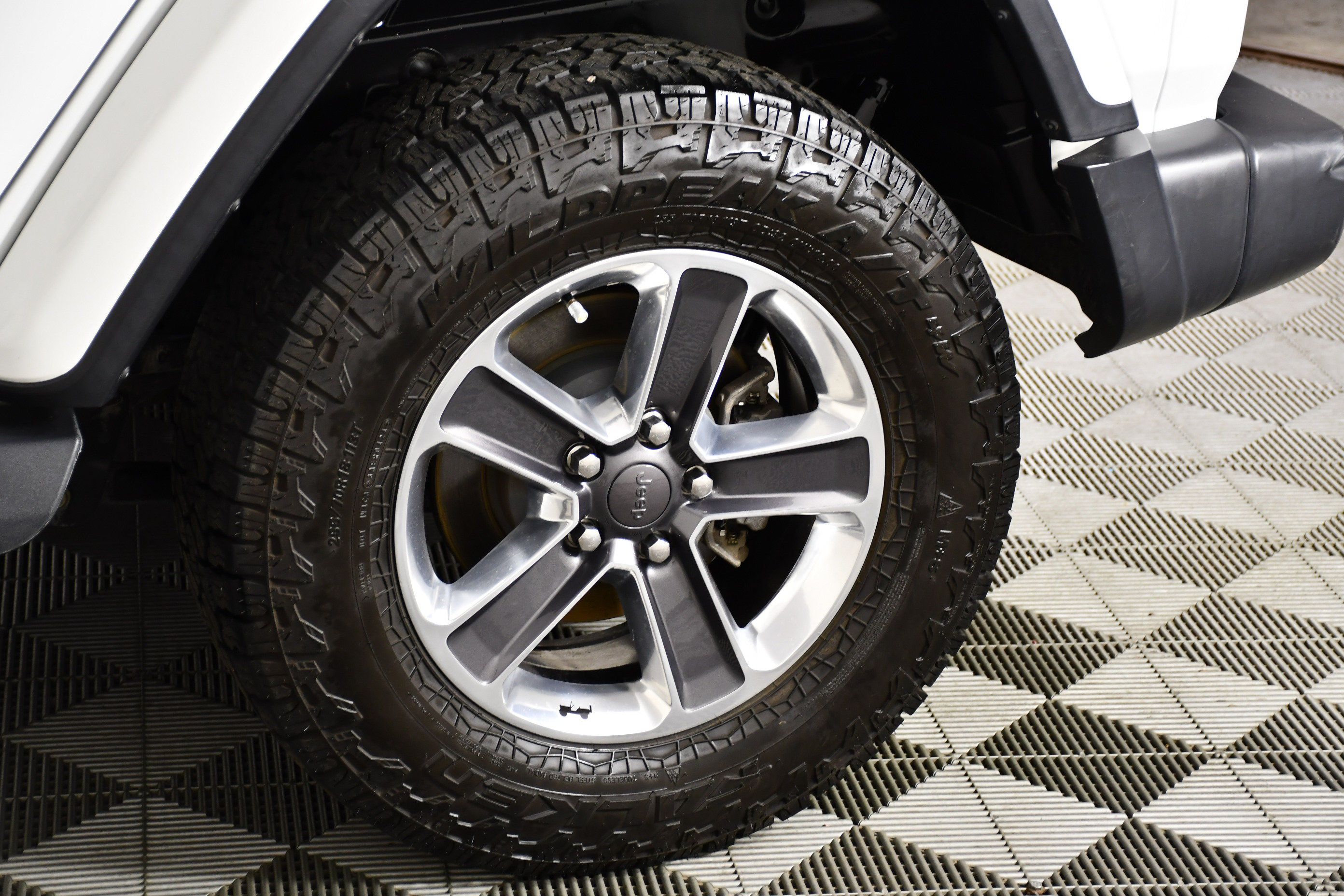 Used 2018 Jeep Wrangler Unlimited Sahara AWD/4WD image 48