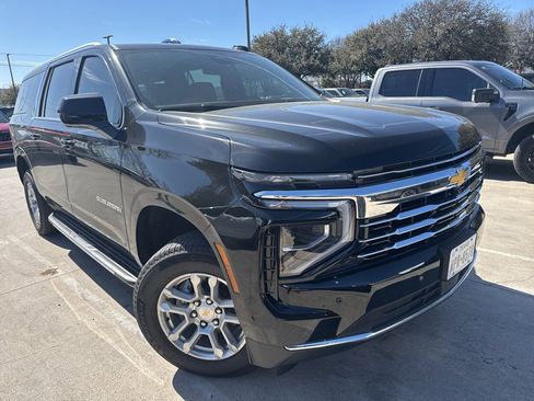 Used 2026 Chevrolet Suburban LT image 22