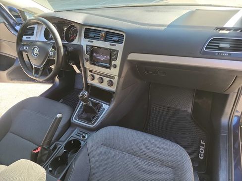 Used 2015 Volkswagen Golf 4-Door FWD image 36
