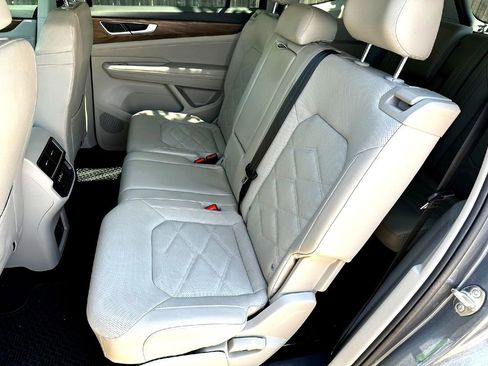 Certified 2024 Volkswagen Atlas SE FWD image 24