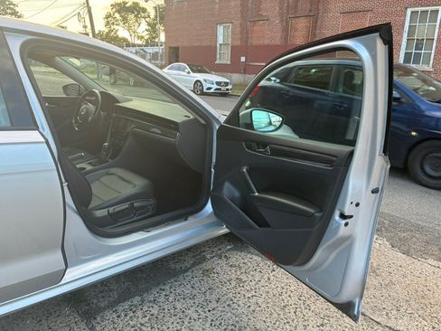 Used 2020 Volkswagen Passat 2.0T R-Line FWD image 15