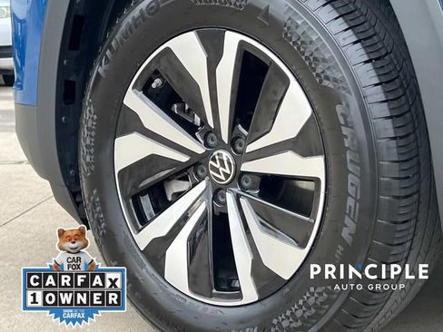 Used 2025 Volkswagen Atlas Cross Sport SE FWD image 7