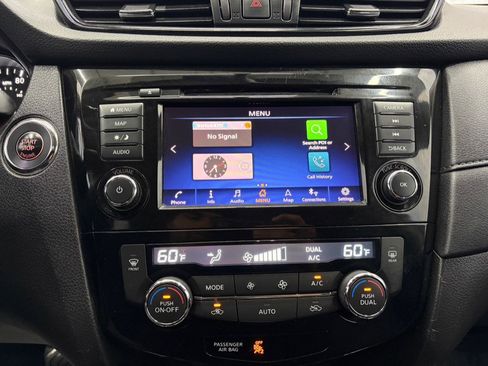 Used 2018 Nissan Rogue SV w/ Premium Package AWD/4WD image 27