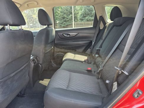 Used 2019 Nissan Rogue SV AWD/4WD image 17