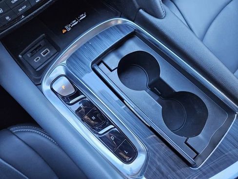 Used 2024 Buick Enclave Premium image 19