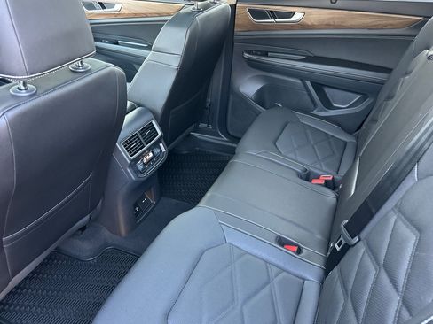 New 2026 Volkswagen Atlas SE image 10