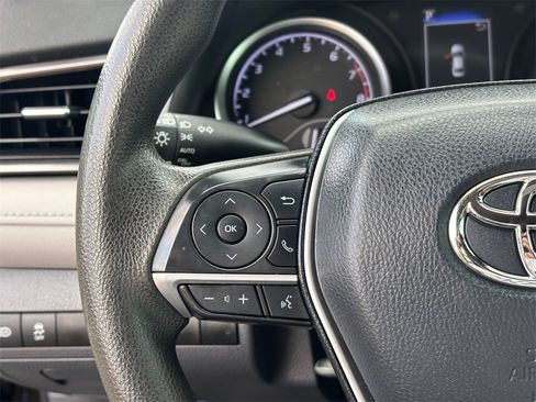 Used 2021 Toyota Camry LE image 17