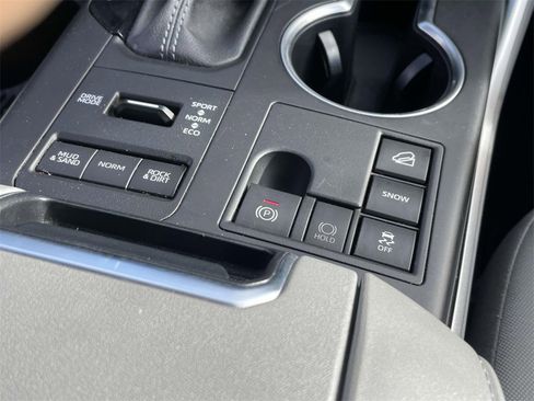 Used 2023 Toyota Highlander LE image 29