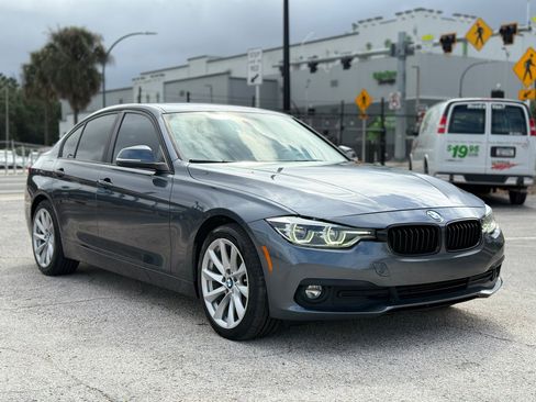 Used 2018 BMW 320i 320i Sedan image 7