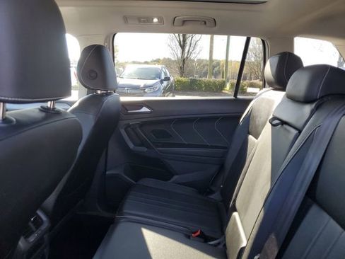 Used 2024 Volkswagen Tiguan SE FWD image 10