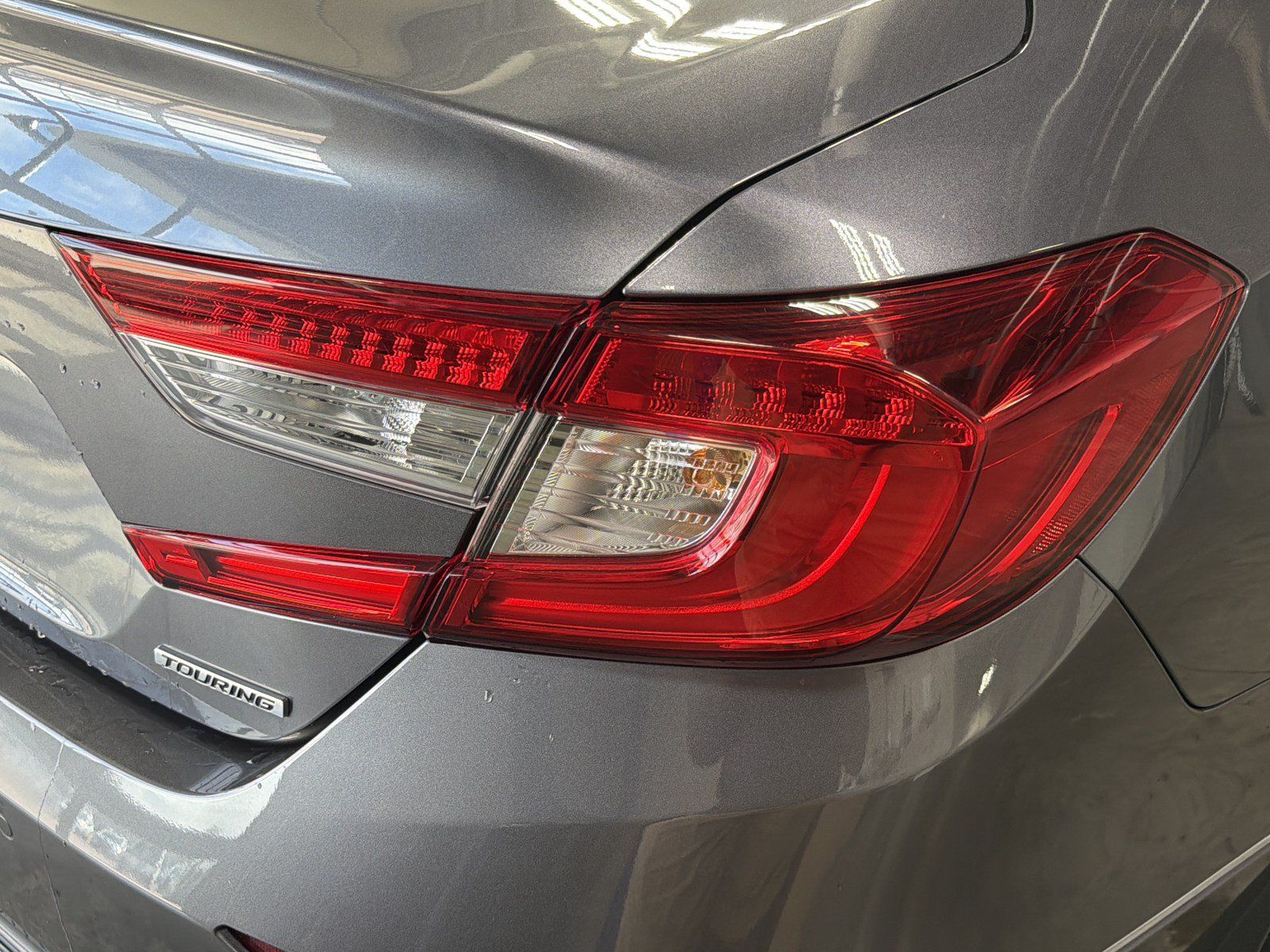 Used 2018 Honda Accord Touring image 17