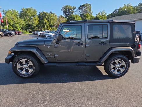 Certified 2017 Jeep Wrangler Unlimited Sahara w/ Connectivity Group AWD/4WD image 7