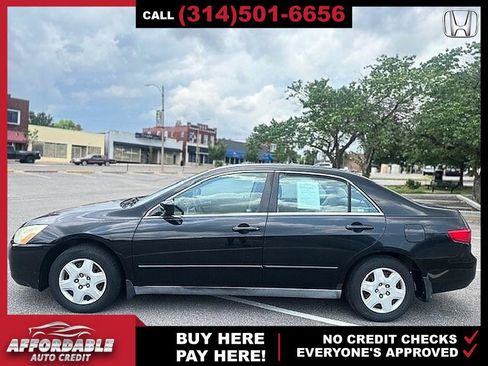 Used 2005 Honda Accord LX image 2
