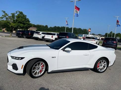 Used 2024 Ford Mustang GT Premium RWD image 6