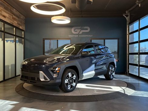 Used 2025 Hyundai Kona SEL AWD/4WD image 7