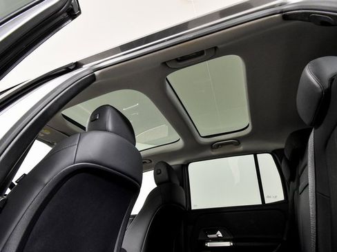 Certified 2023 Mercedes-Benz GLB 250 image 37