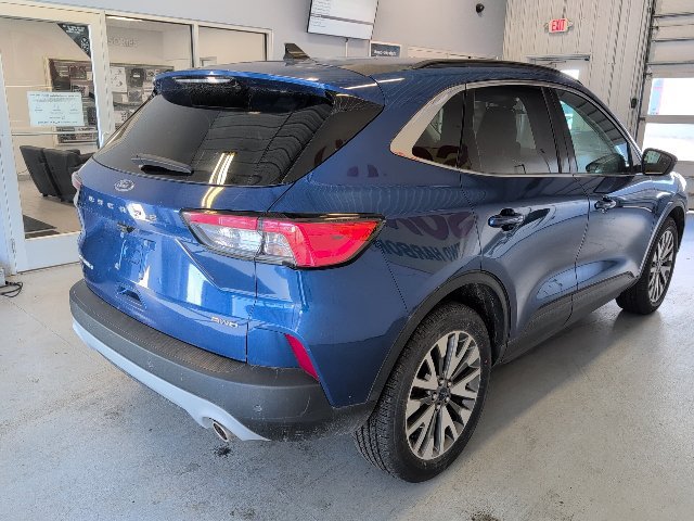 Certified 2022 Ford Escape Titanium AWD/4WD image 5