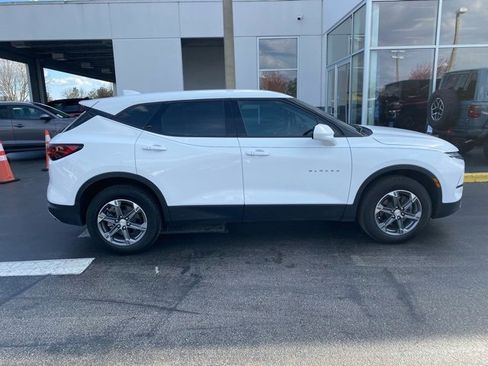 Used 2023 Chevrolet Blazer LT image 9
