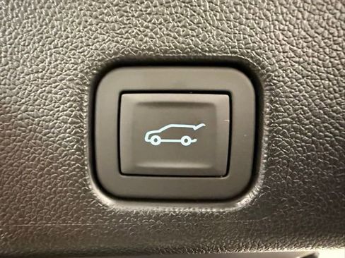 New 2026 Chevrolet Traverse High Country w/ LPO, Floor Liner Package image 9