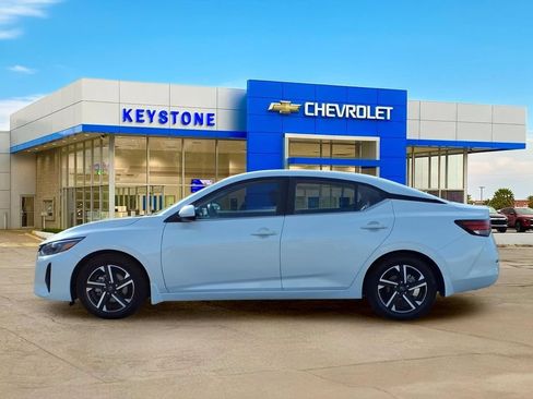 Used 2024 Nissan Sentra SV FWD image 4
