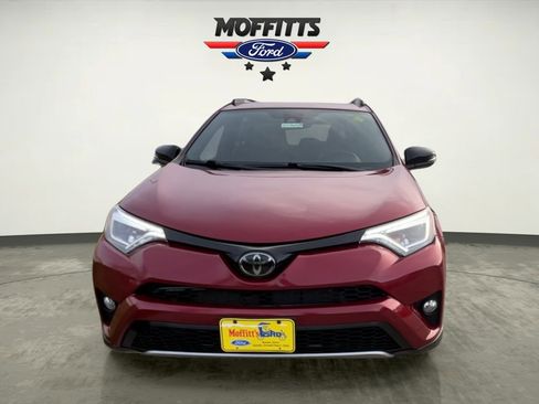 Used 2018 Toyota RAV4 SE image 8
