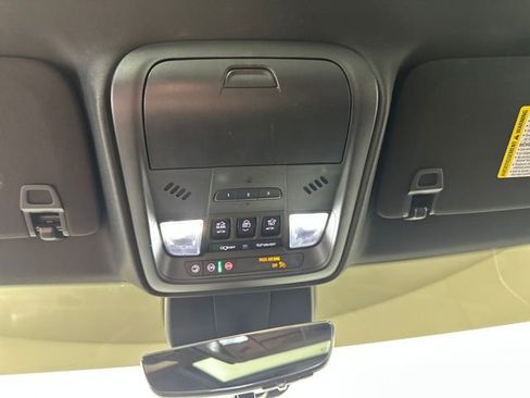 Used 2025 Cadillac XT4 Sport w/ LPO, Onyx Lite Package image 44