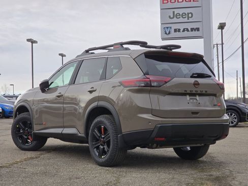 New 2026 Nissan Rogue Rock Creek image 8