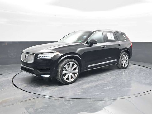 Used 2019 Volvo XC90 T6 Inscription w/ Luxury Package image 4