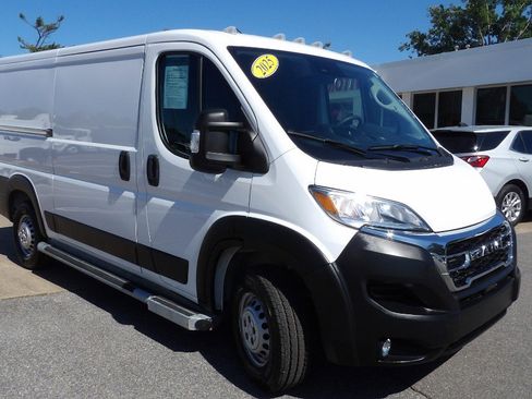 Used 2025 RAM ProMaster 2500 w/ U-Haul Equipment Group FWD image 1