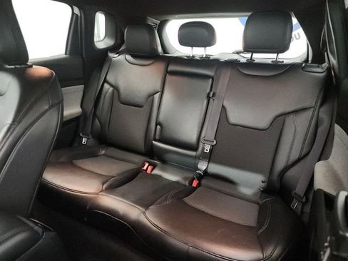 Used 2024 Jeep Compass Latitude image 23