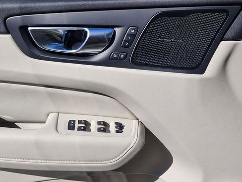 New 2026 Volvo XC60 B5 Ultra w/ Protection Package Premier image 12