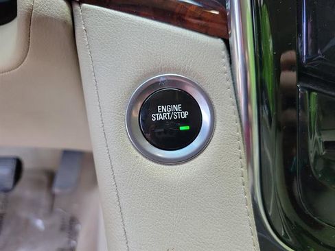 Used 2015 Cadillac Escalade Premium image 22