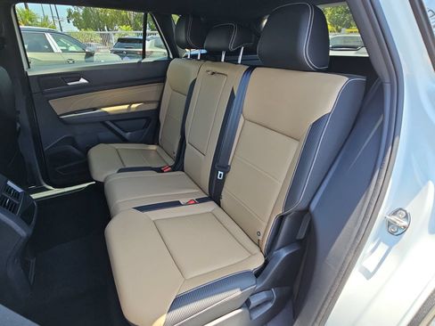 Used 2023 Volkswagen Atlas Cross Sport SE FWD image 14
