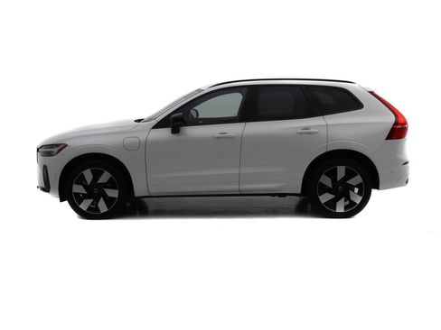 Used 2025 Volvo XC60 T8 Plus w/ Protection Package Premier image 5