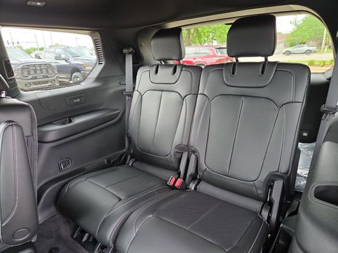 New 2026 Jeep Grand Cherokee L Limited w/ Luxury Tech Group II image 10
