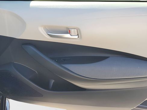 Used 2021 Toyota Corolla LE w/ LE Premium Package image 43