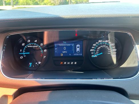 Used 2017 Ford Taurus SE FWD image 18
