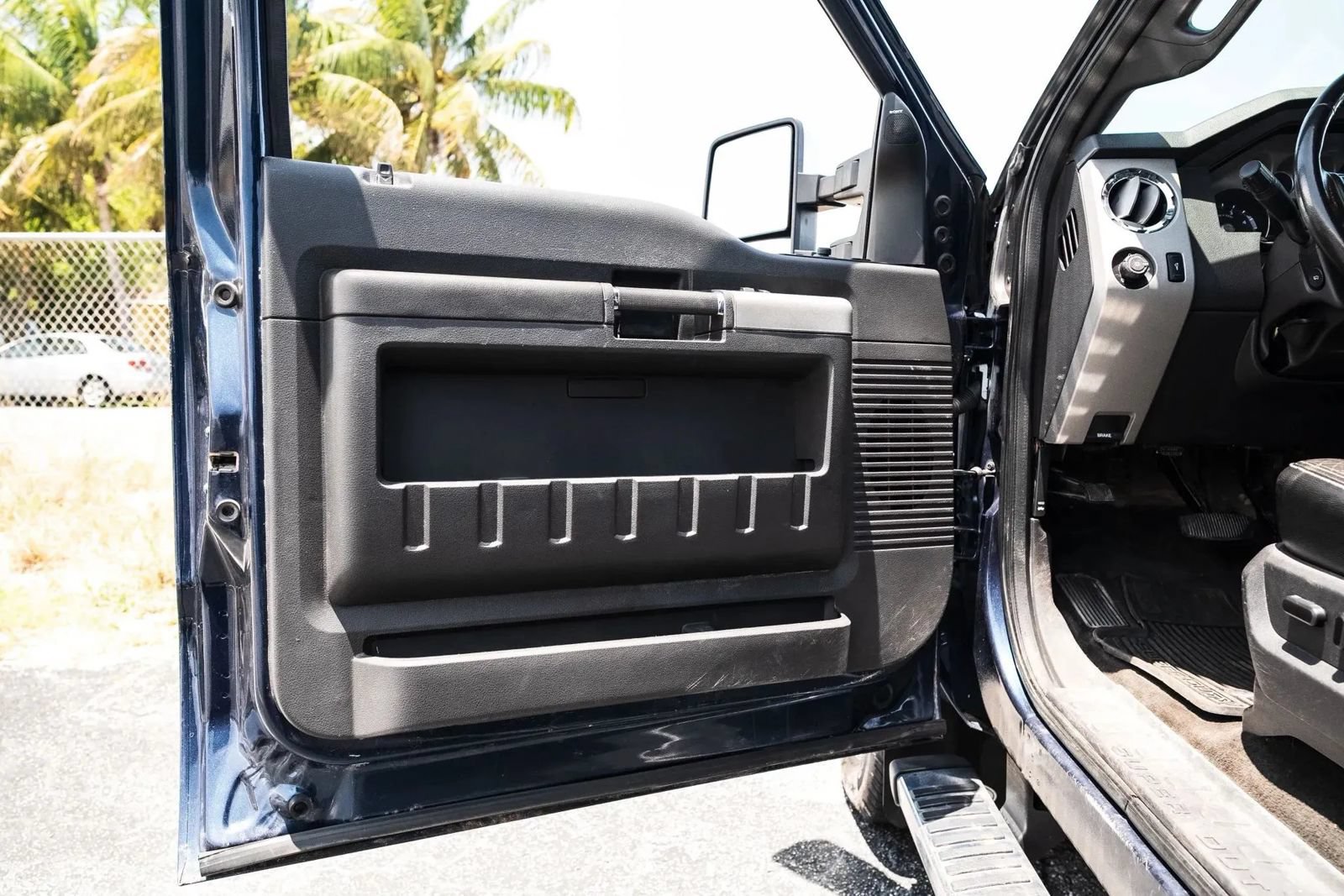 Used 2014 Ford F250 Lariat w/ Chrome Package AWD/4WD image 17