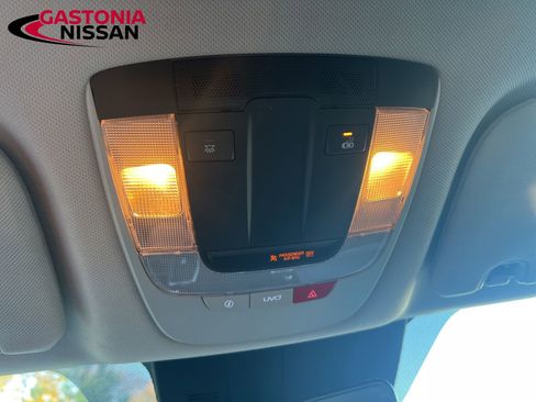 Used 2022 Kia Sorento S image 46