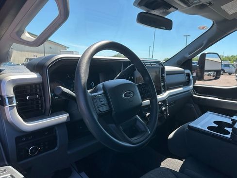 Used 2024 Ford F250 XLT w/ XLT Premium Package AWD/4WD image 2