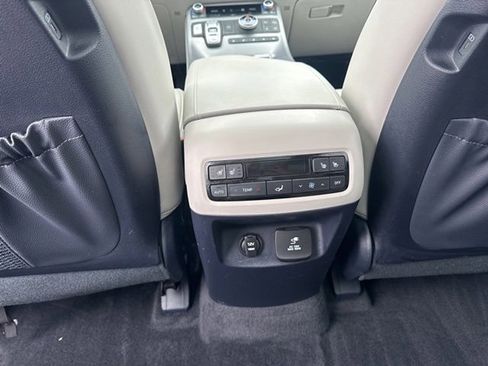 Used 2023 Hyundai Palisade Calligraphy image 16
