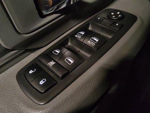 Used 2018 RAM 2500 SLT image 27