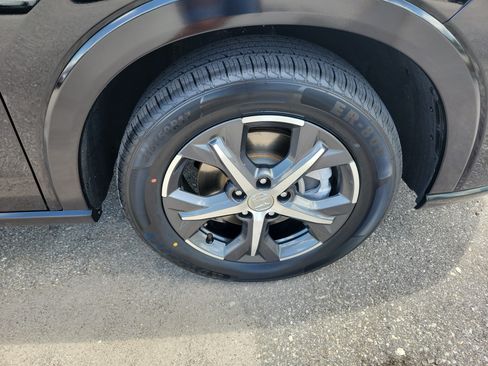Used 2025 Honda HR-V EX-L image 11