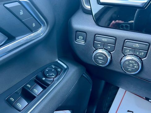 New 2026 GMC Sierra 1500 Elevation image 18