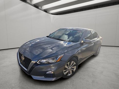 Used 2020 Nissan Altima 2.5 S image 2