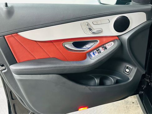 Used 2022 Mercedes-Benz GLC 300 4MATIC Coupe image 27